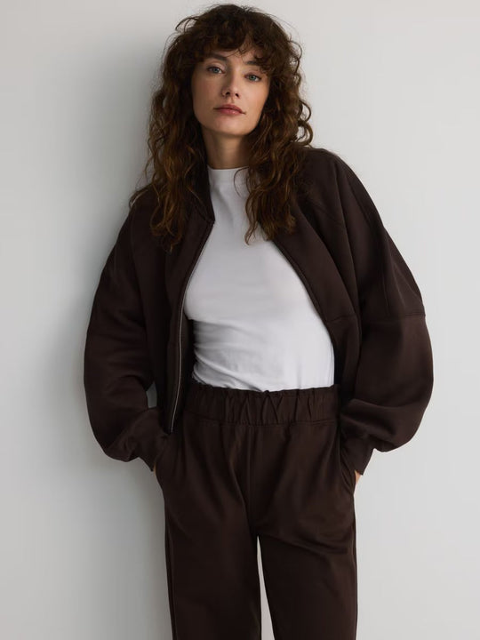 Utsvängda joggingbyxor