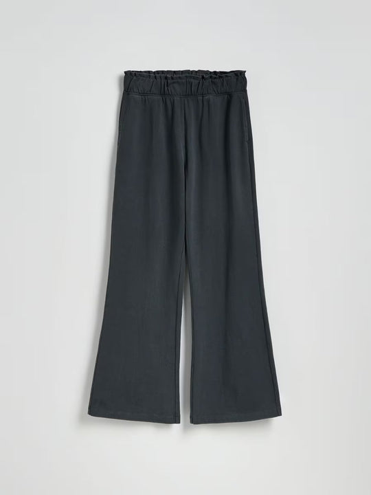 Utsvängda joggingbyxor -mörkgrå